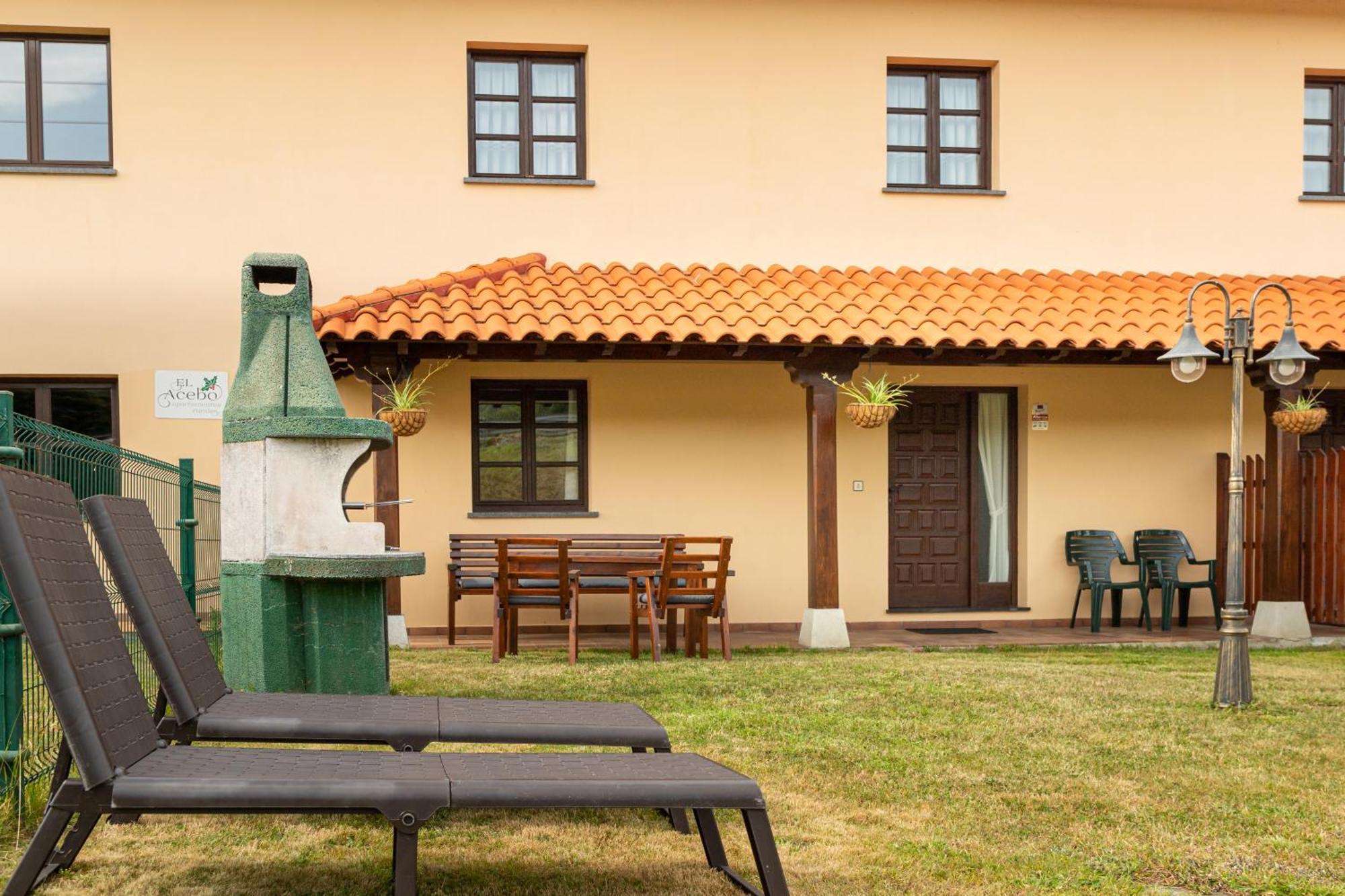 Apartamentos El Acebo Navés Chambre photo