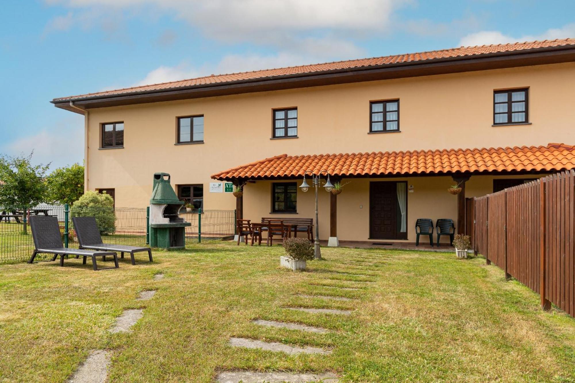 Apartamentos El Acebo Navés Chambre photo